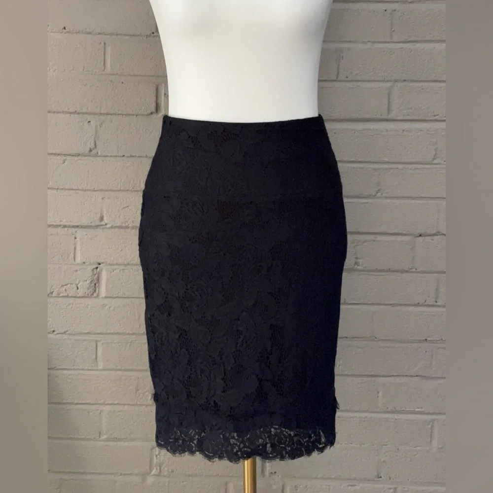 Lyssse  black floral lace pencil skirt  S